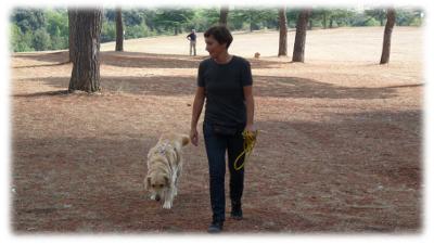 elena e zoe in passeggiata al parco 